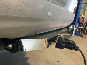 Toyota LC 200 2008- фаркоп (крюк нержавейка, хром полоса) Y-20ANM BALTEX