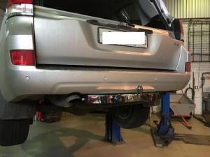 Toyota LC 200 2008- фаркоп (крюк нержавейка, хром полоса) Y-20ANM BALTEX