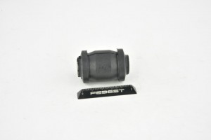 TOYOTA YARIS NCP1 /NLP10/SCP10 1999-2005 сайлентблок переднего рычага передний TAB-044 FEBEST