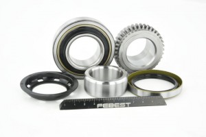 Suzuki Jimny 98- ремкомплект задней полуоси (ПШК, сальник, втулка с ABS) KIT-JIMABS38 FEBEST