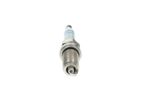 BMW 1,3,5,7-серии E81,E90,E60,X1,X3,X5 N43,N52,N53 свеча зажигания 0 242 236 510 BOSCH