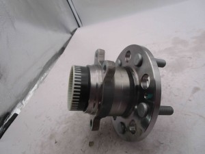 HYUNDAI IX35 10-/KIA SPORTAGE 10- зад. Ступица с подшипником 107044 DEQST