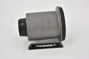 Mitsubishi Pajero III Montero V75W 2000-2006 сайленблок передн.нижн.рычага  пере MAB-063 FEBEST