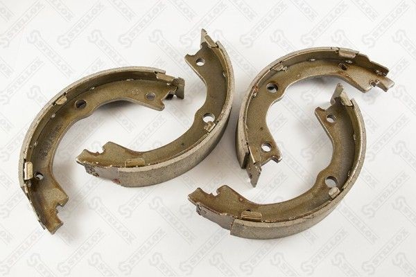 Hyundai SantaFe 06-10/h1 starex 00-06 4WD/Trajet04-06 (VIN) комплект колодок руч 000-470-SX STELLOX