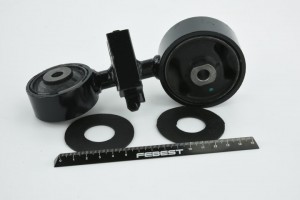 TOYOTA CAMRY ACV30/MCV30 2001-2006 опора двс правая TM-043 FEBEST