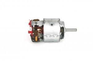 MB 210 мотор вентилятора отопителя 0130007064 BOSCH