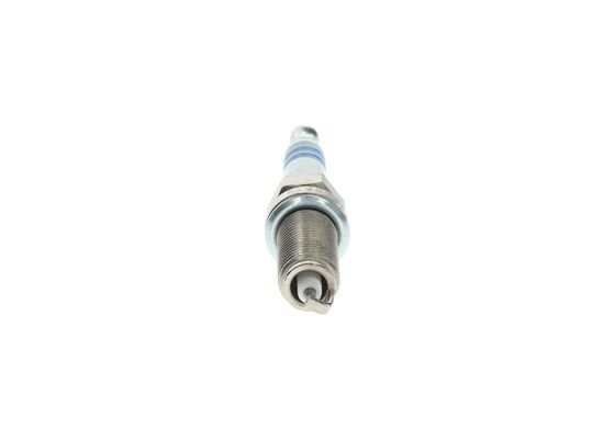 NISSAN Cube/Micra/Note/Qashqai/Tiida/X-Trail 1.6/1.8/2.0 05-> свеча зажигания 0 242 135 524 BOSCH