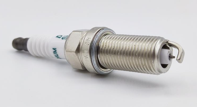 Toyota 1KRFE свеча зажигания 90919-01233 TOYOTA