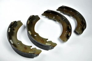 Mitsubishi L200 2 5 DI-D 05-15- 2.4D колодки задние барабанные JBS0072 JUST DRIVE