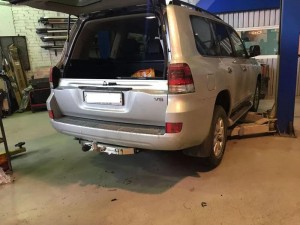 Toyota LC 200 2008- фаркоп (крюк нержавейка, хром полоса) Y-20ANM BALTEX