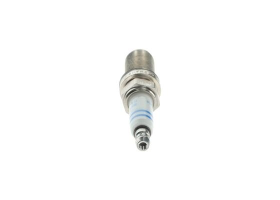 BMW 1,3,5,7-серии E81,E90,E60,X1,X3,X5 N43,N52,N53 свеча зажигания 0 242 236 510 BOSCH