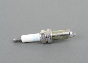 BMW  свеча зажигания  (LZFR6AP11GS) 12 12 0 037 663 BMW